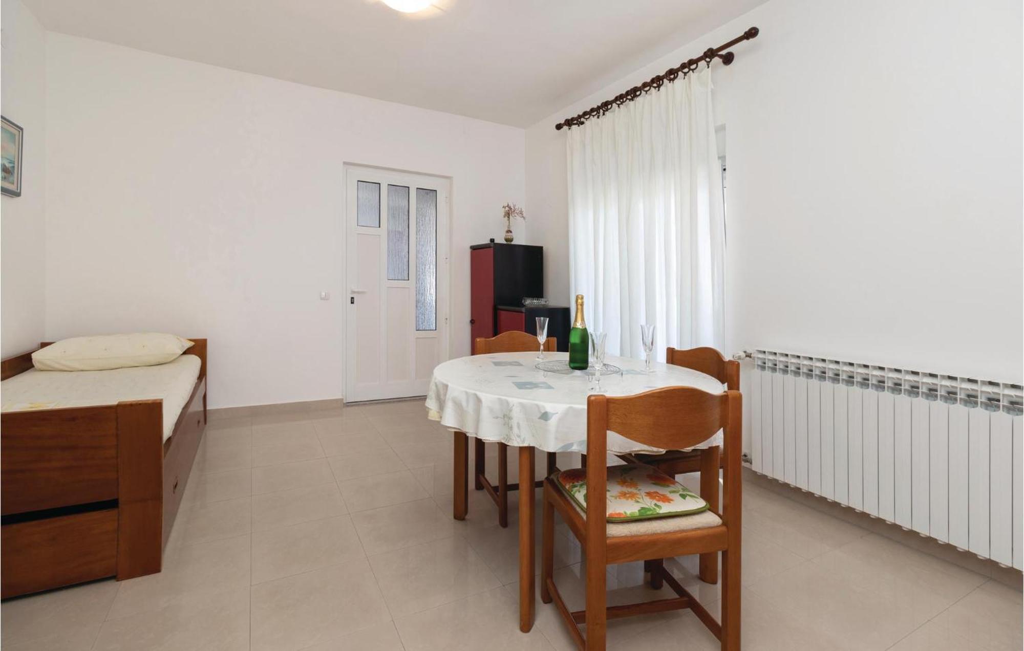 1 Bedroom Stunning In